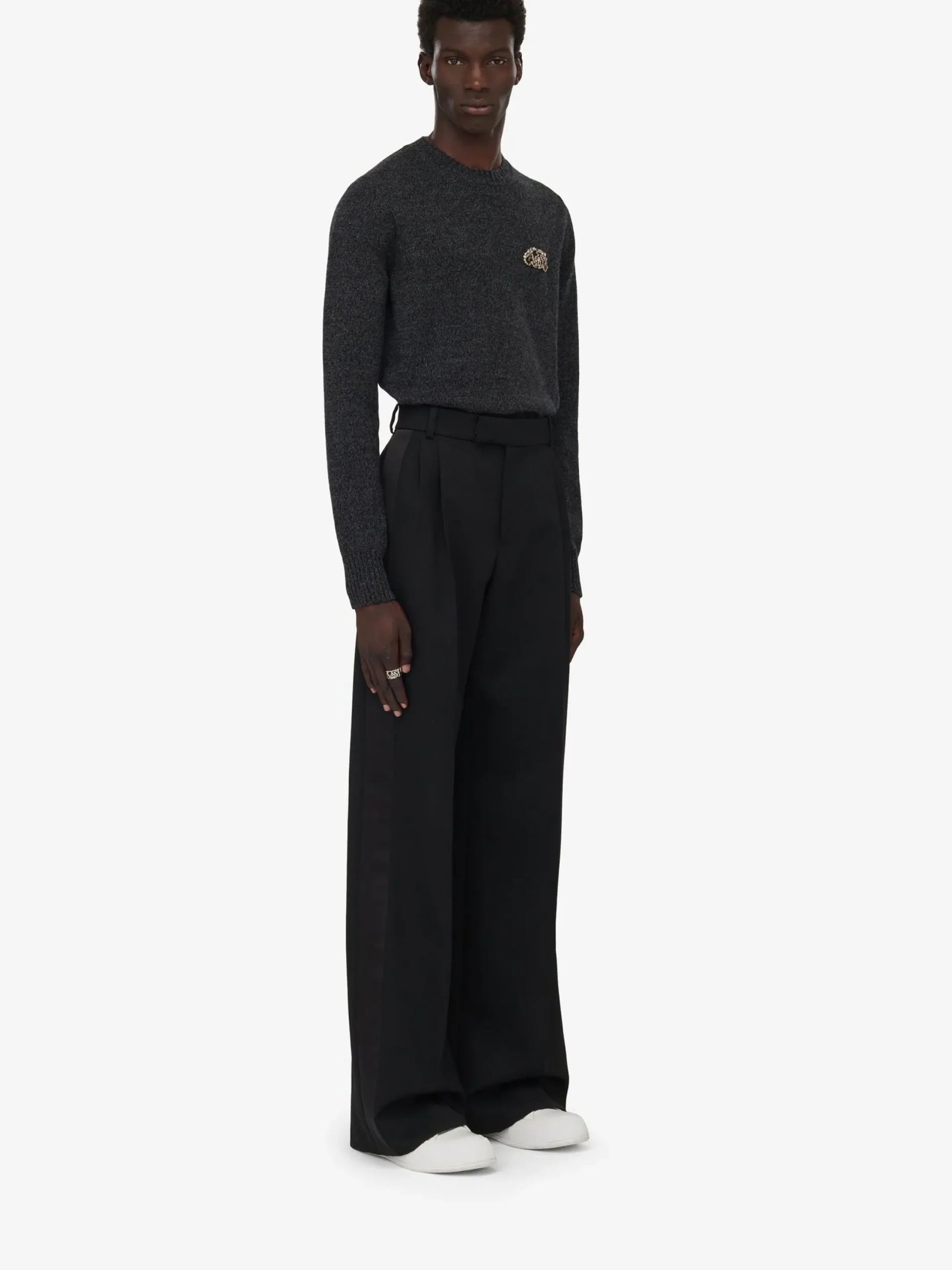 Outlet Alexander McQueen Men's Crystal Seal Logo Jumper in Charcoal/Crystal