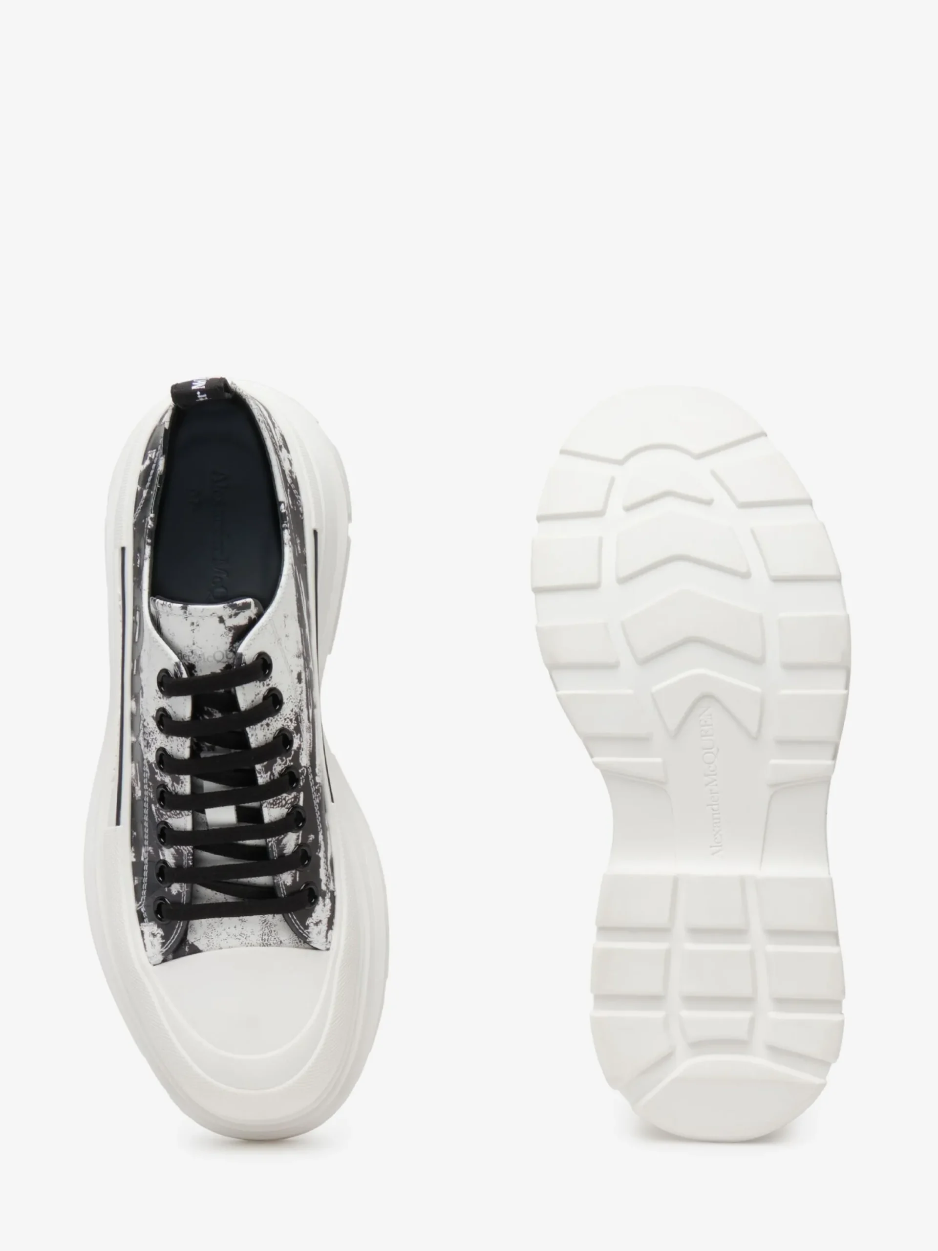 Discount Alexander McQueen Men's Tread Slick Lace Up in Black/White