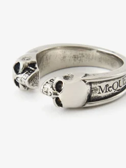 Store Alexander McQueen Men's Twin Skull Ring in SILVER