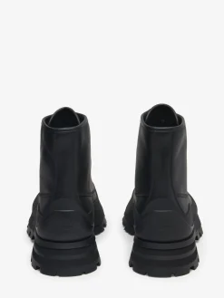Outlet Alexander McQueen Men's Wander Lace Up Boot in Black