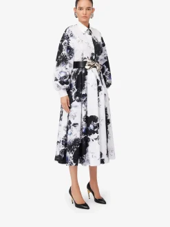 Fashion Alexander McQueen Women's Chiaroscuro Cocoon Shirt in White/Black/Electric Blue
