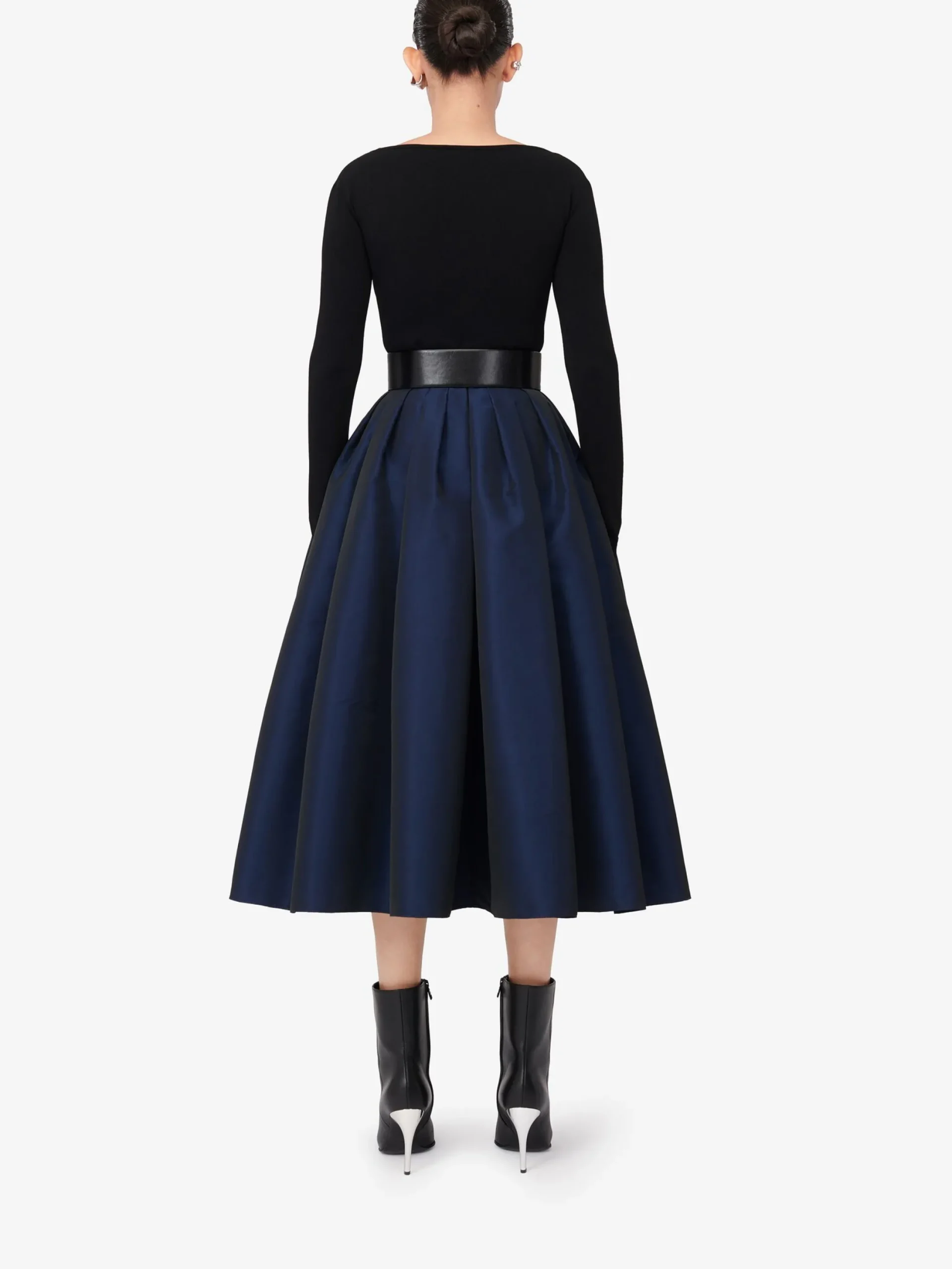 Best Alexander McQueen Women's Off-the-shoulder Knit Top in Black