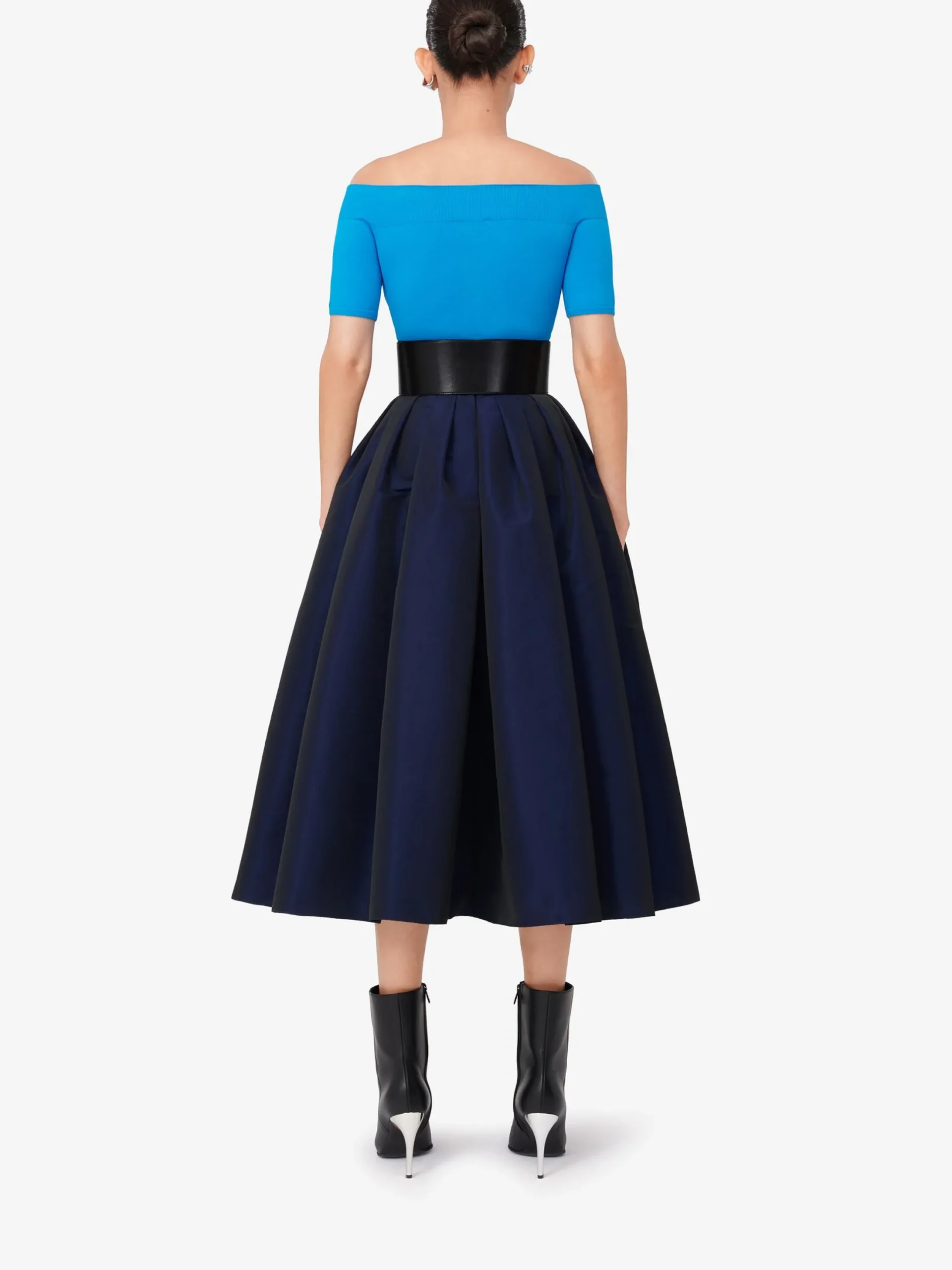 Shop Alexander McQueen Women's Pleated Midi Skirt in Electric Navy